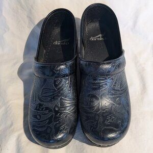 Dansko clogs black tooled leather 39